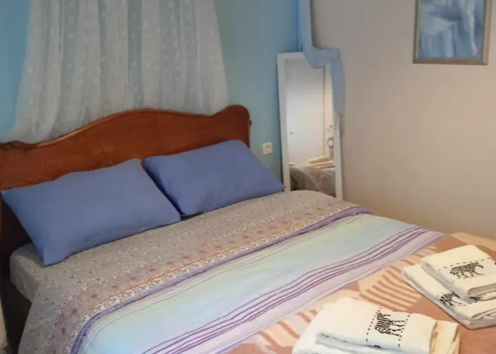 φιλόξενο σπίτι στο λουτράκι! Dom wakacyjny