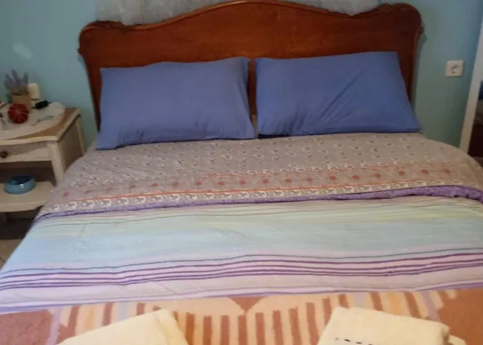 φιλόξενο σπίτι στο λουτράκι! Dom wakacyjny Loutráki