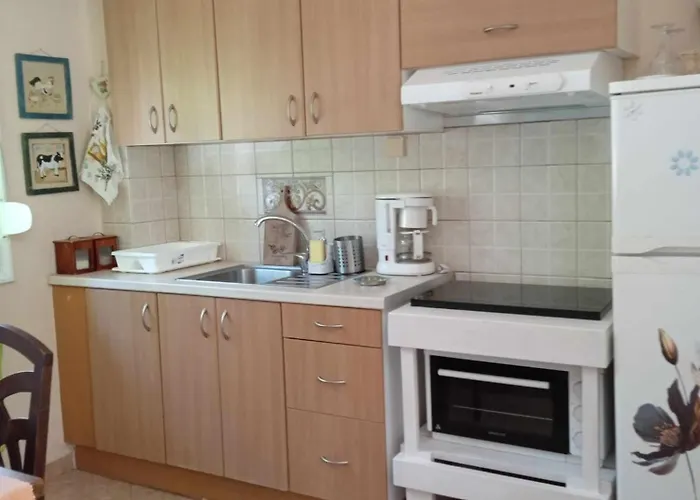 φιλόξενο σπίτι στο λουτράκι! Dom wakacyjny Loutráki